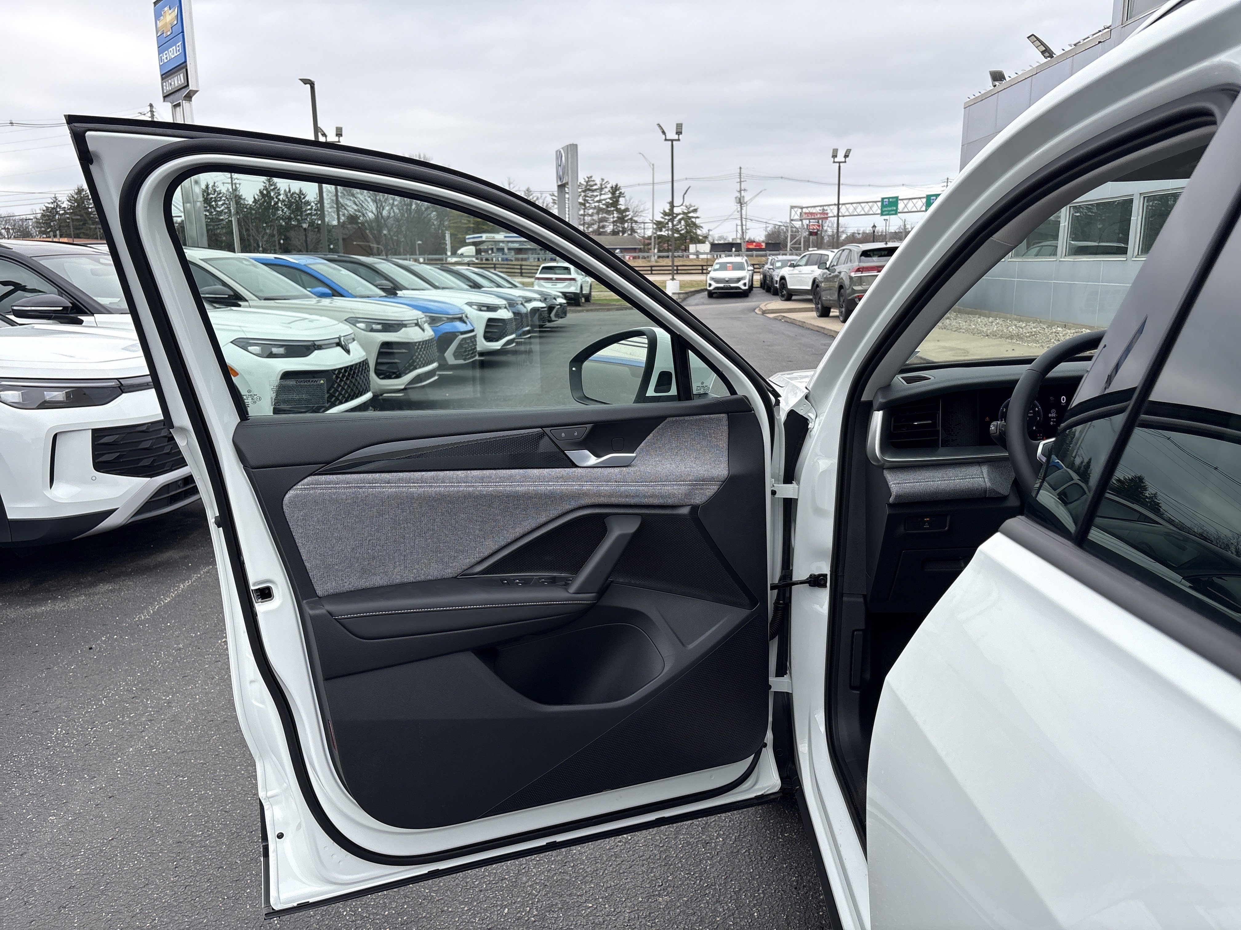 2026 Volkswagen Tiguan S - Photo 9