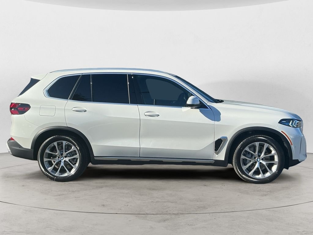 New 2026 White BMW xDrive50e image 4