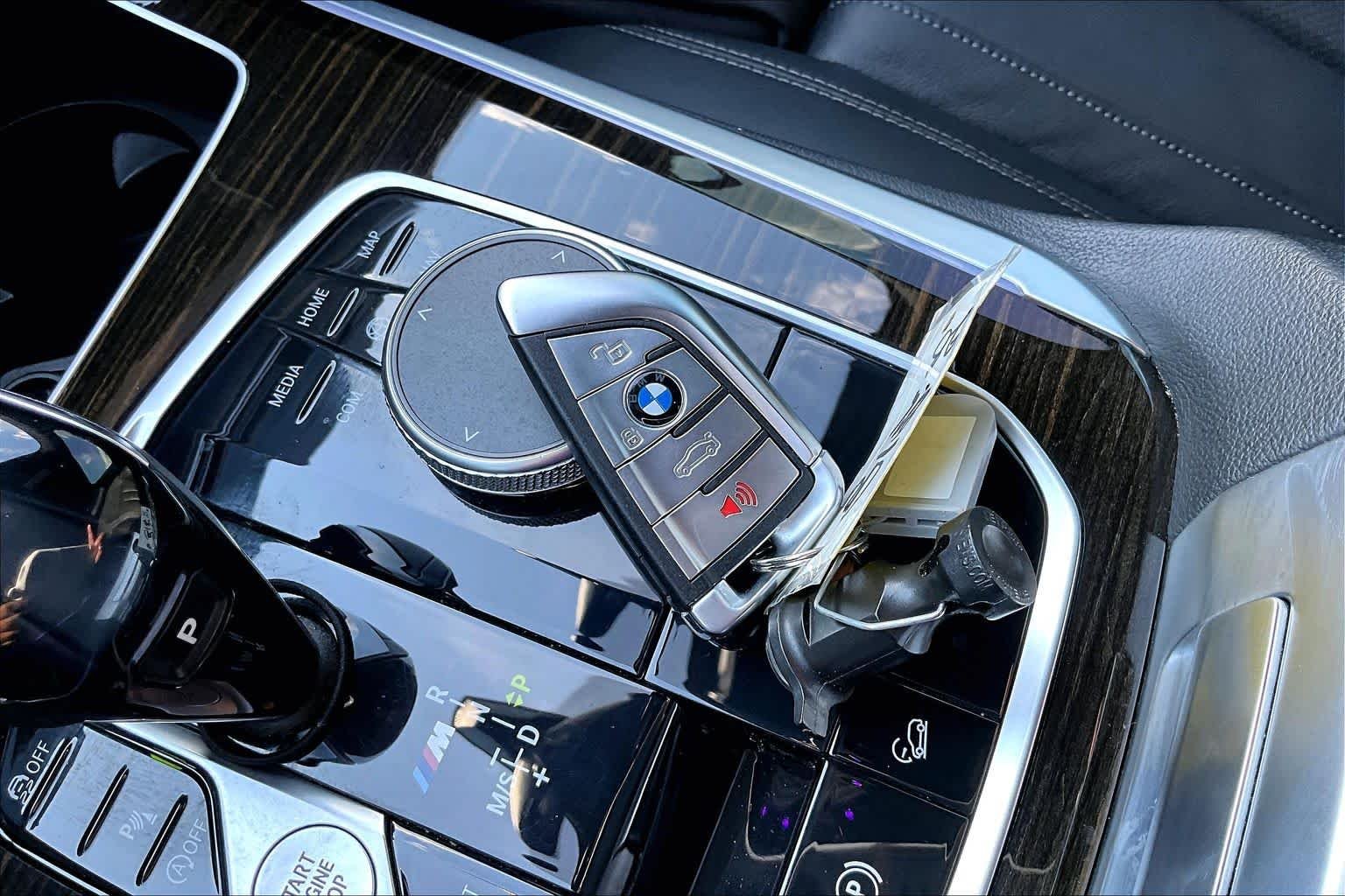 Used 2020 Mineral White Metallic BMW M50i image 15