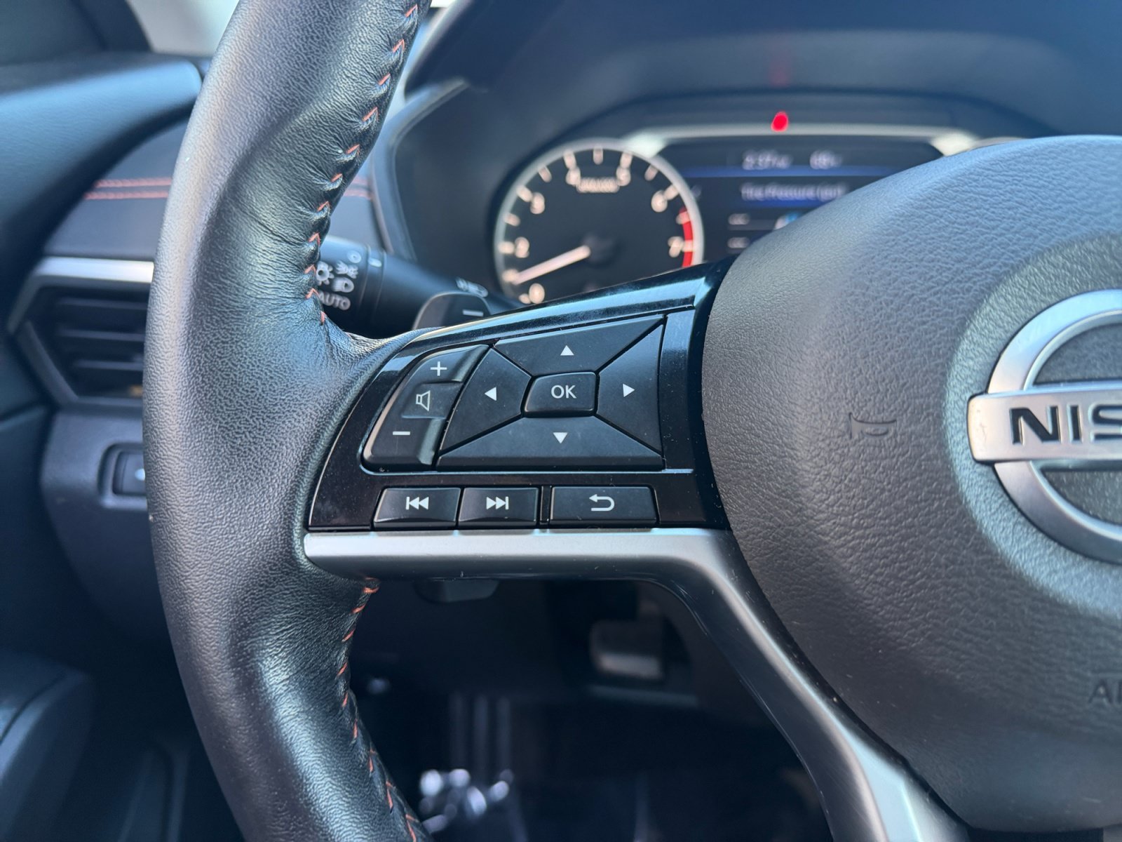 Used 2020 Deep Blue Pearl Nissan 2.5 SR image 11