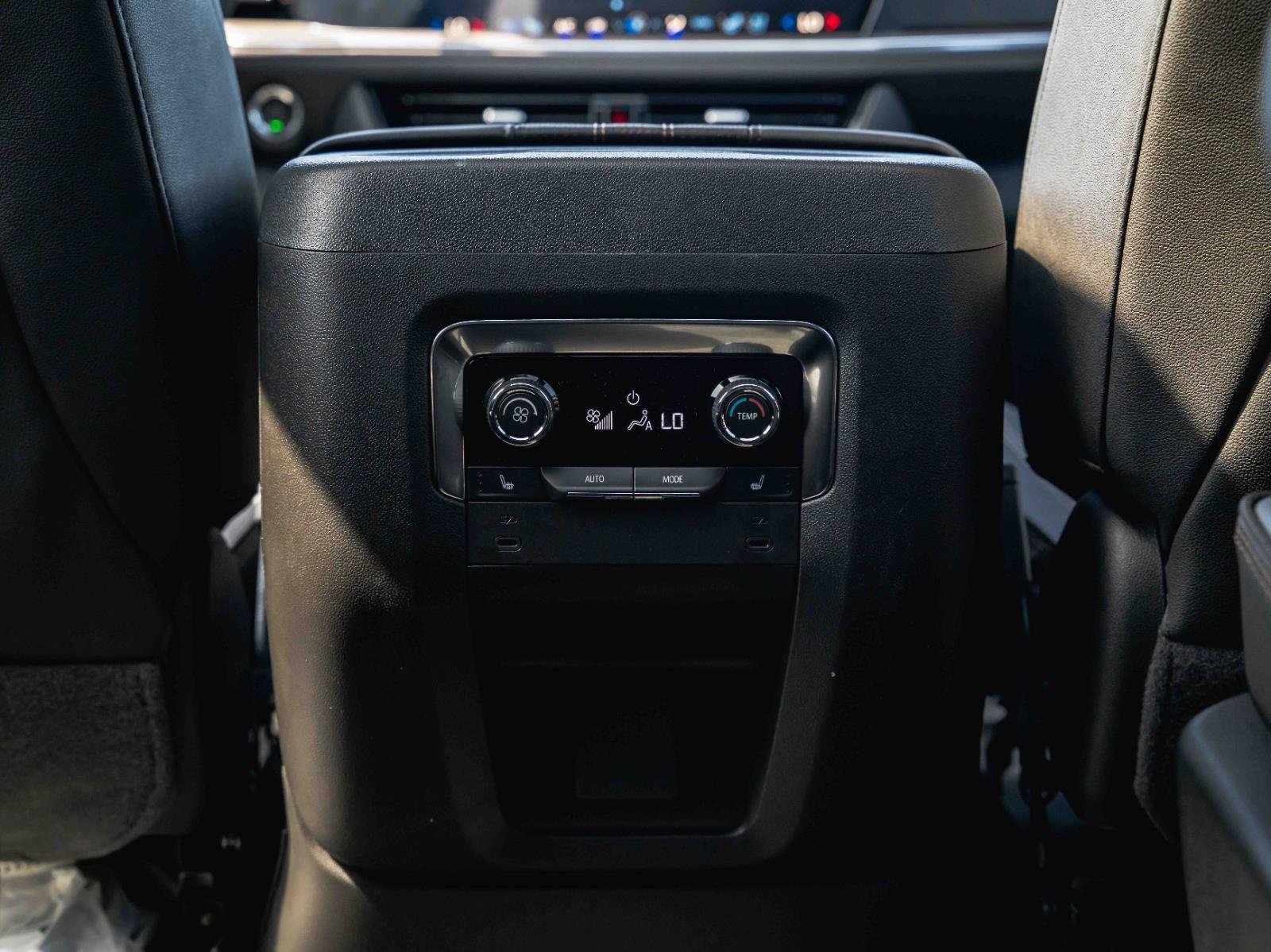 2026 Chevrolet Suburban High Country - Photo 71