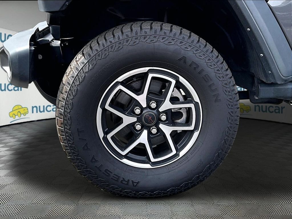 Used 2024 Gray Jeep Rubicon image 28