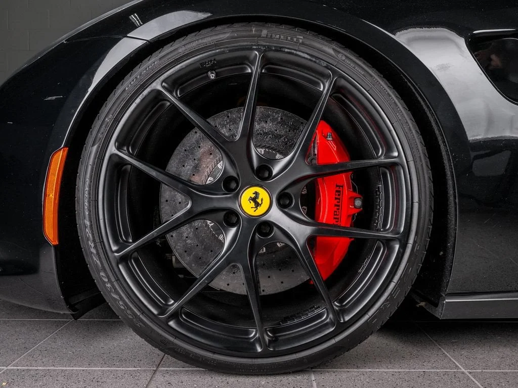 Used 2019 Nero Ferrari V12 image 45