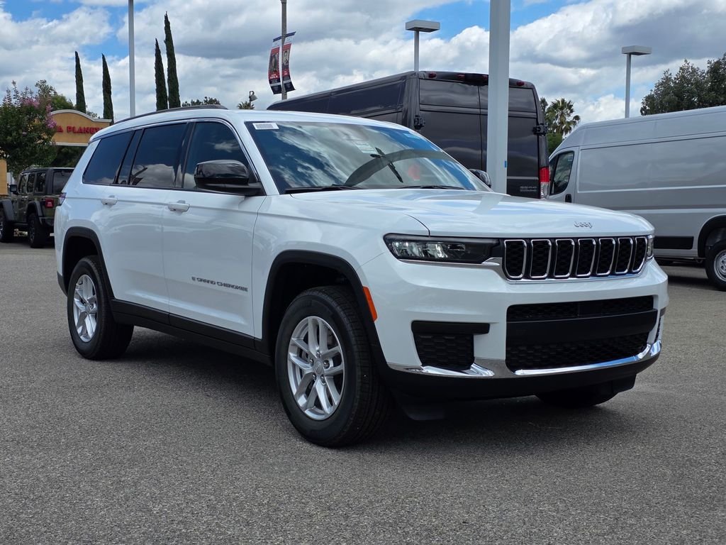 New 2026 Bright White Clear-Coat Exterior Paint Jeep Laredo image 1
