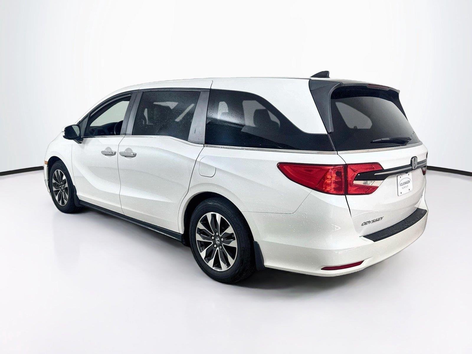 Used 2024 Platinum White Pearl Honda EX-L image 7