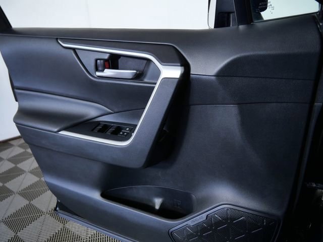 Used 2020 Black Toyota XLE image 29