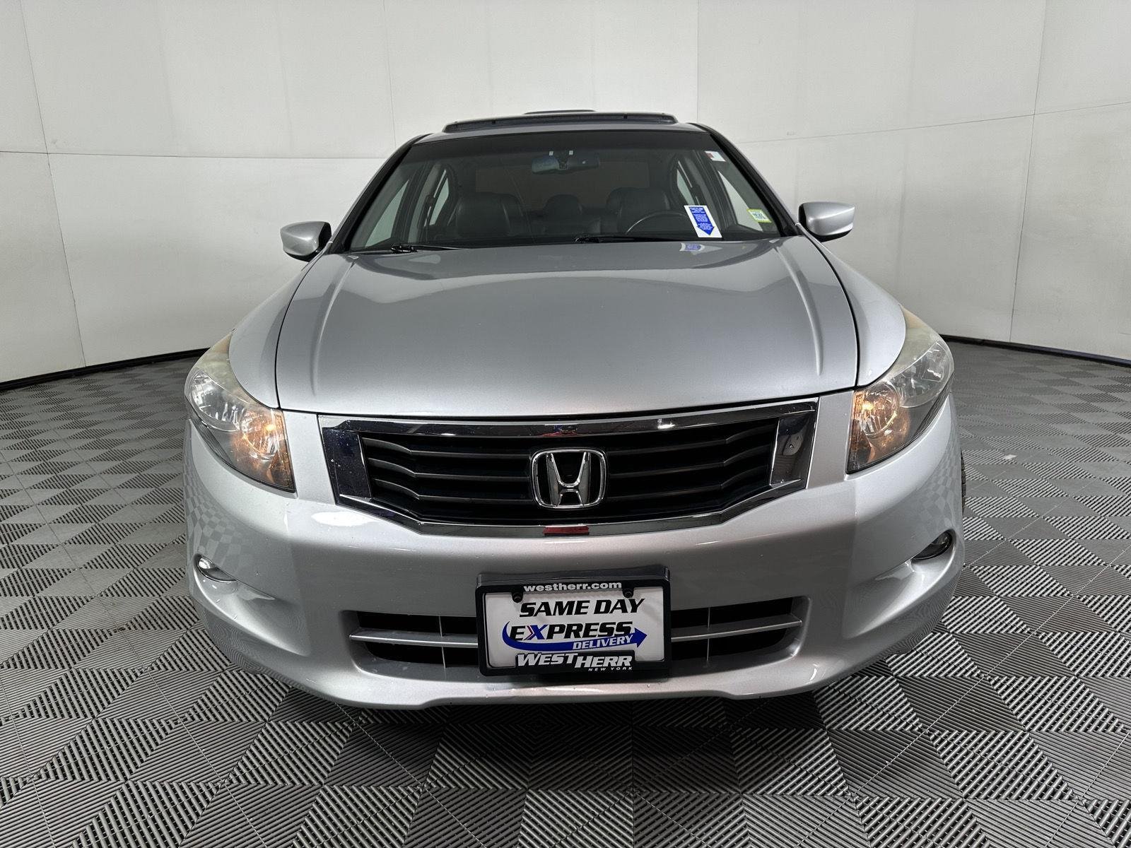 Used 2009 Polished Metal Metallic Honda EX-L image 4