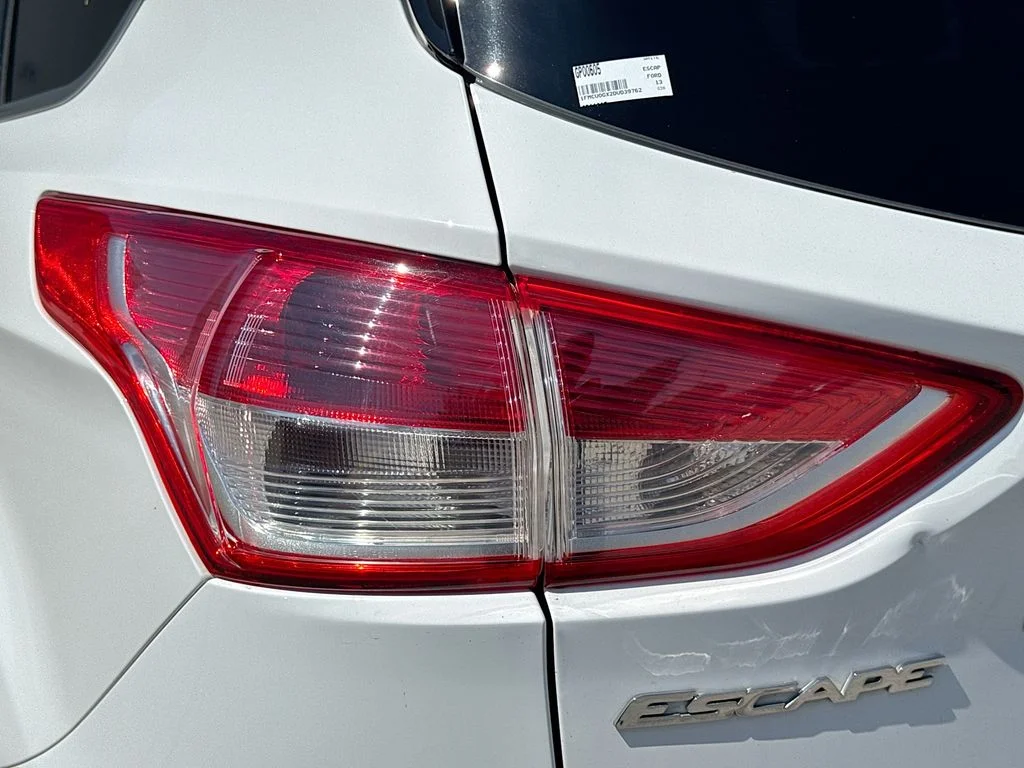 Used 2013 White Ford SE image 27