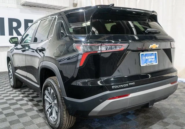 New 2027 Mosaic Black Metallic Chevrolet LT image 7