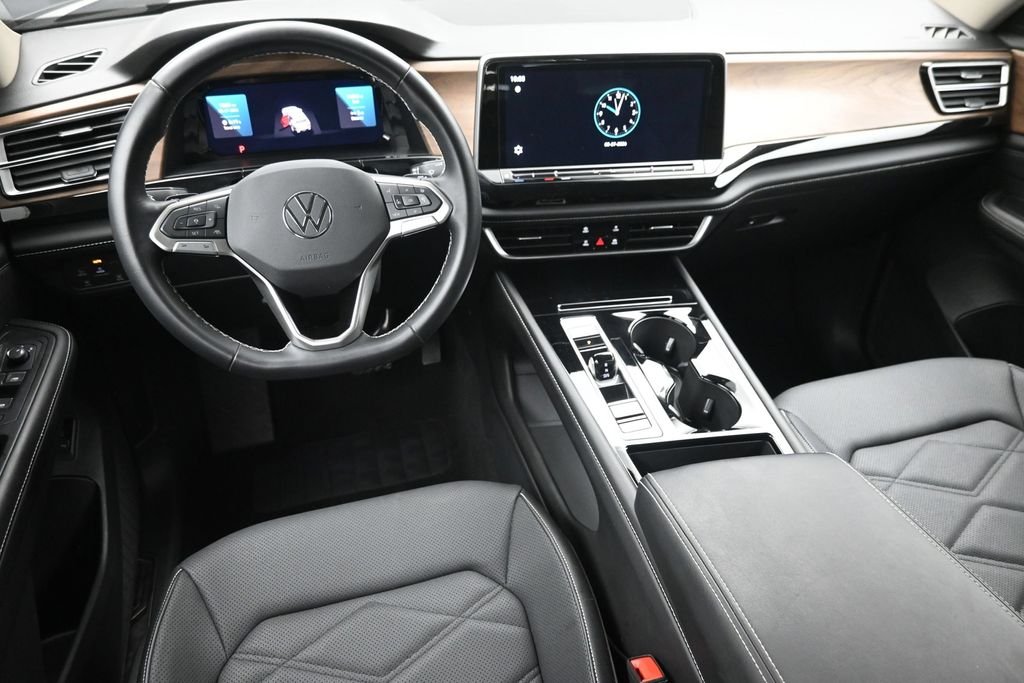 Used 2026 Black Volkswagen SE w/Technology image 17