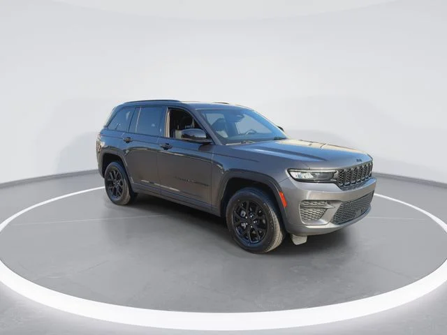 Used 2024 Gray Jeep Altitude image 2