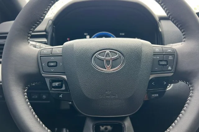 Used 2026  Toyota SE image 25