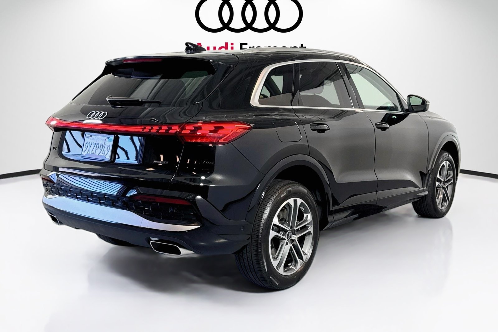 Used 2025 Mythos Black Metallic Audi Premium image 5