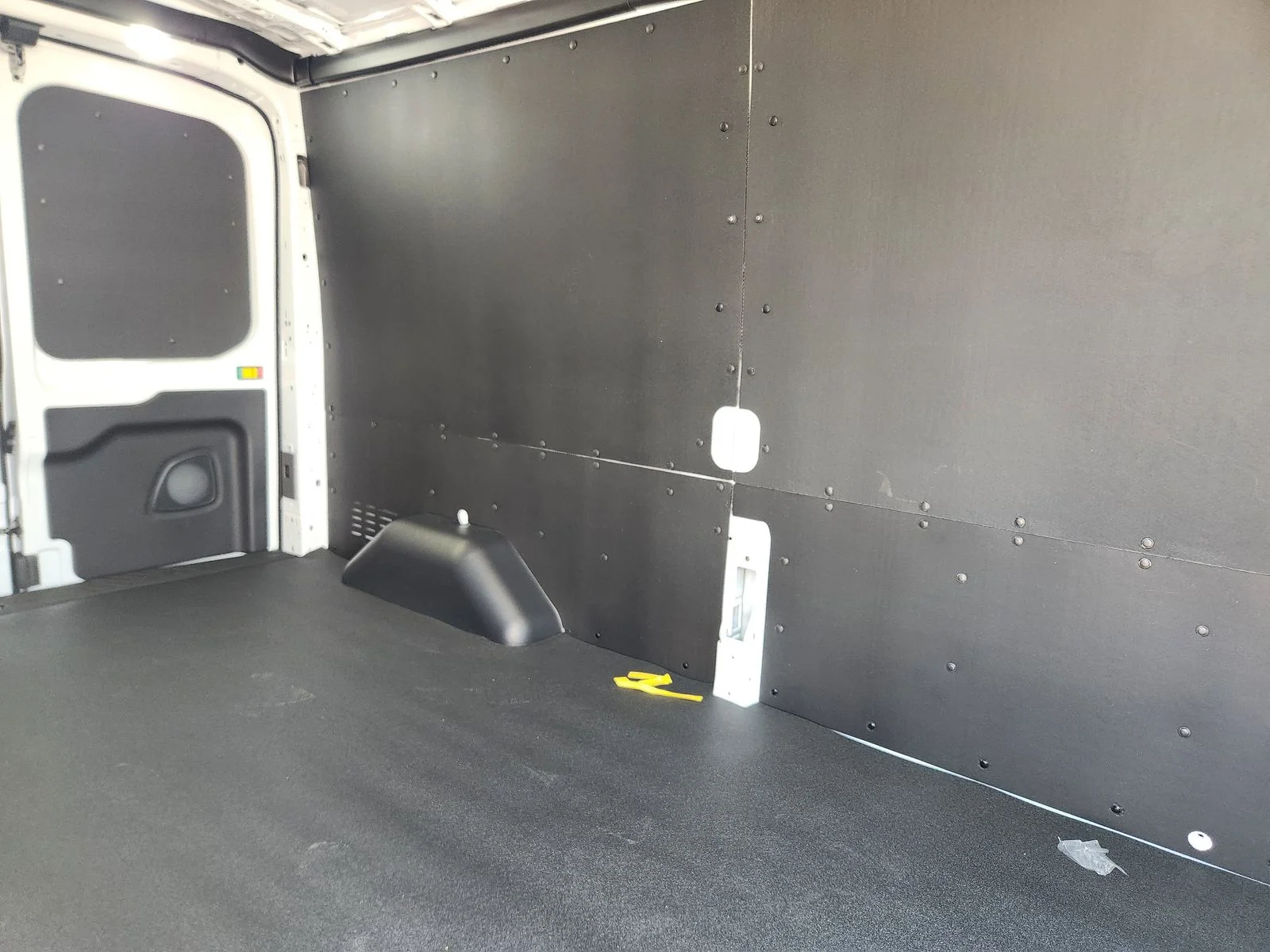 New 2026 Oxford White Ford Cargo Van image 19