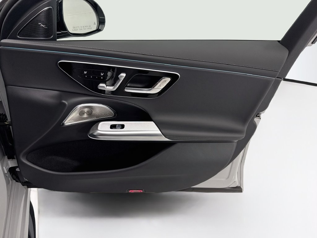 New 2027 MANUFAKTUR Alpine Grey Mercedes-Benz E 53 AMG® image 24