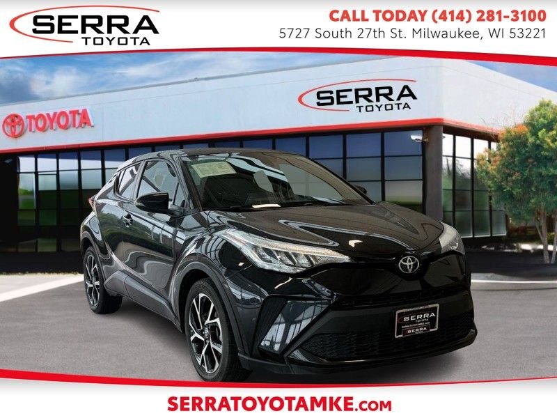 2022 Toyota C-HR XLE | CarEdge | CarEdge