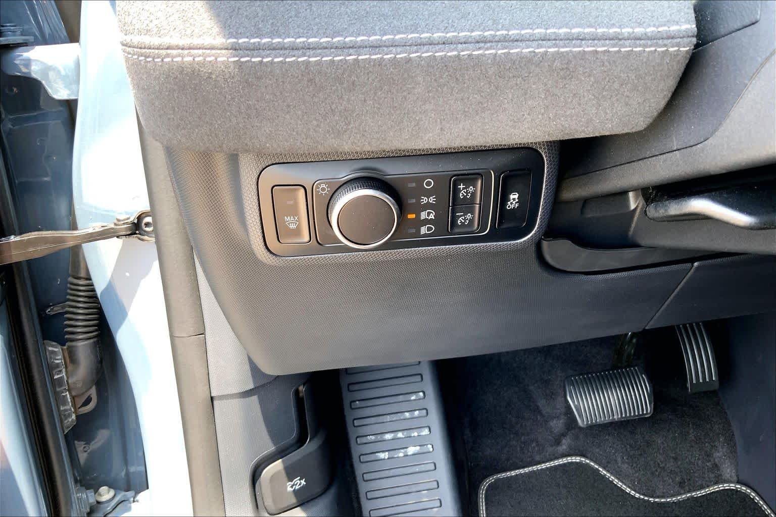 Used 2024 Vapor Blue Metallic Ford GT image 31