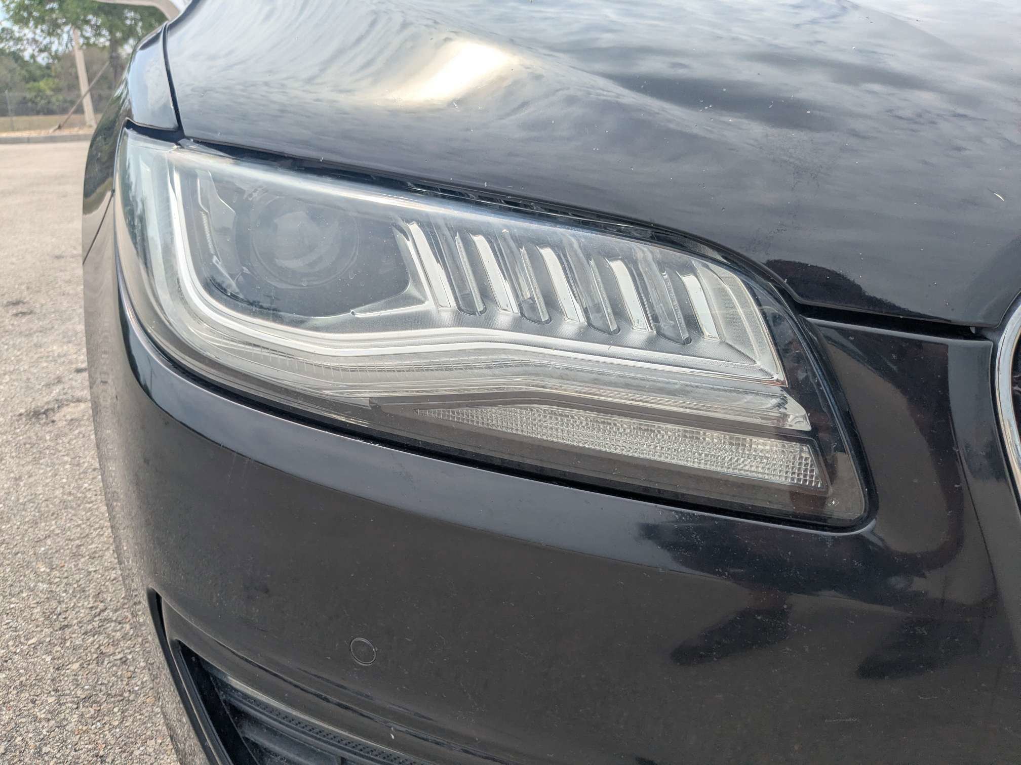 Used 2020 Infinite Black Metallic Lincoln Reserve image 9