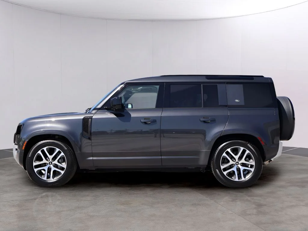 Used 2024 Carpathian Gray Premium Metallic Land Rover S image 4