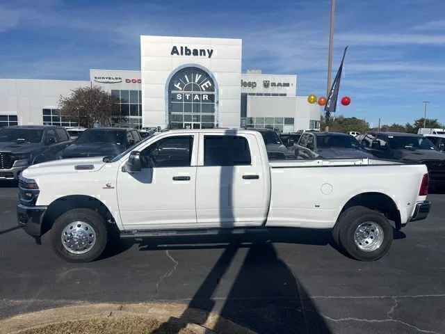 New 2026 Bright White Clear-Coat Exterior Paint RAM Tradesman image 4
