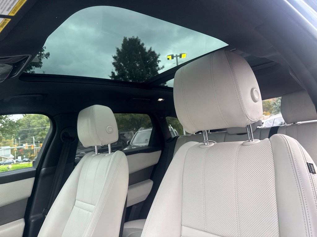 Used 2020 Blue Land Rover S image 15