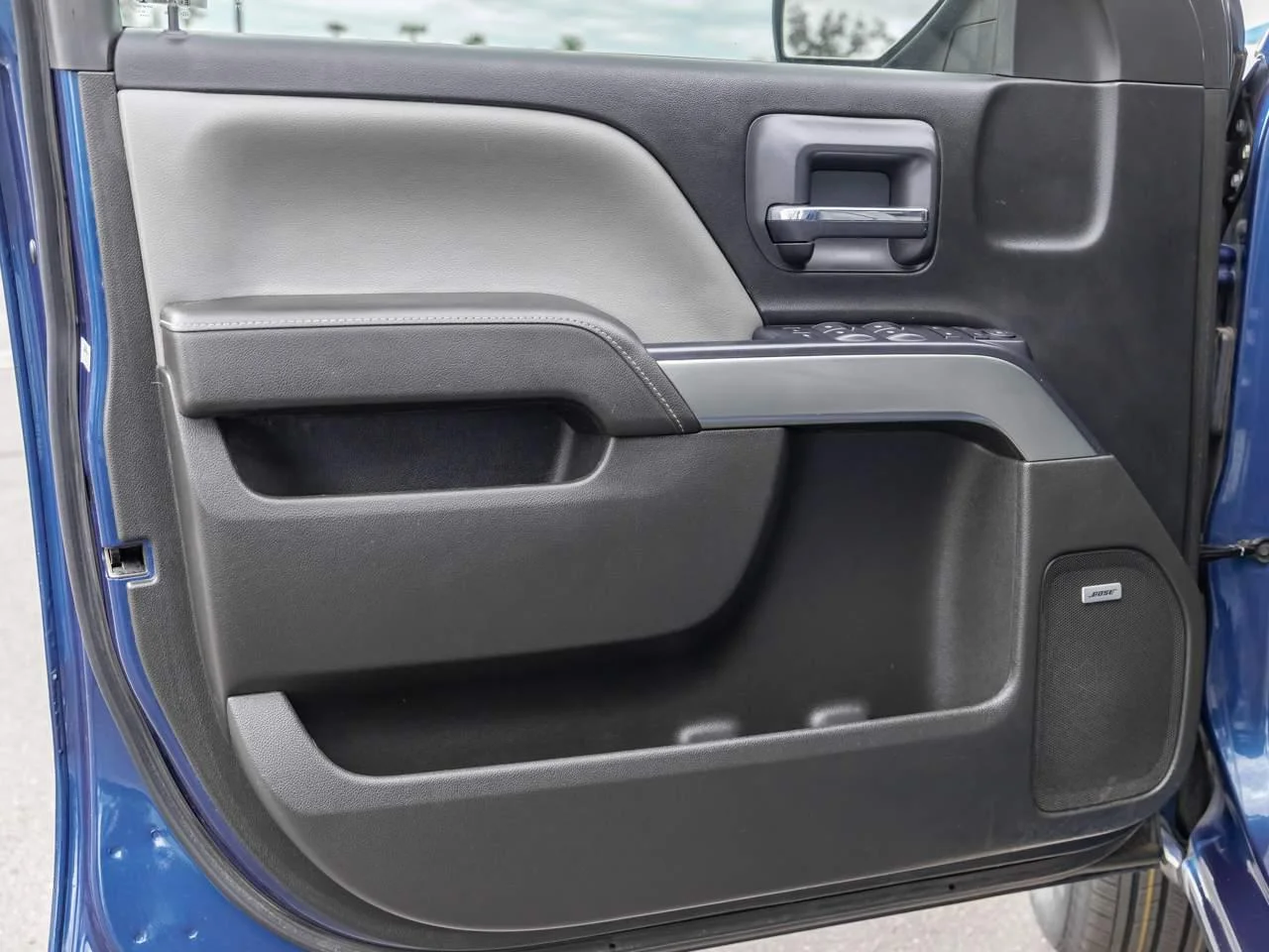 Certified Used 2018 DEEP OCEAN BLUE METALLIC Chevrolet LT image 11