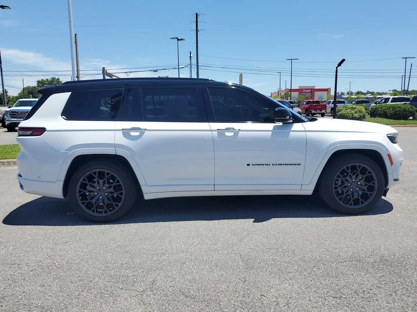 Used 2023 Bright White Clearcoat W Jeep Summit Reserve image 7