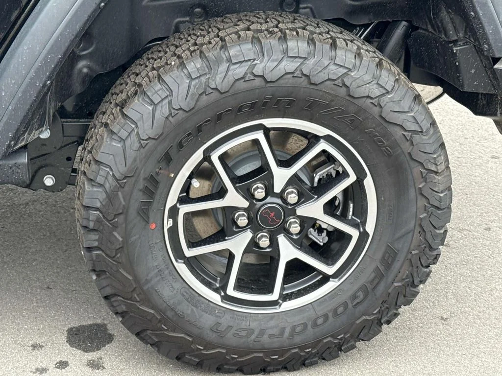 New 2025 Black Jeep Rubicon image 38