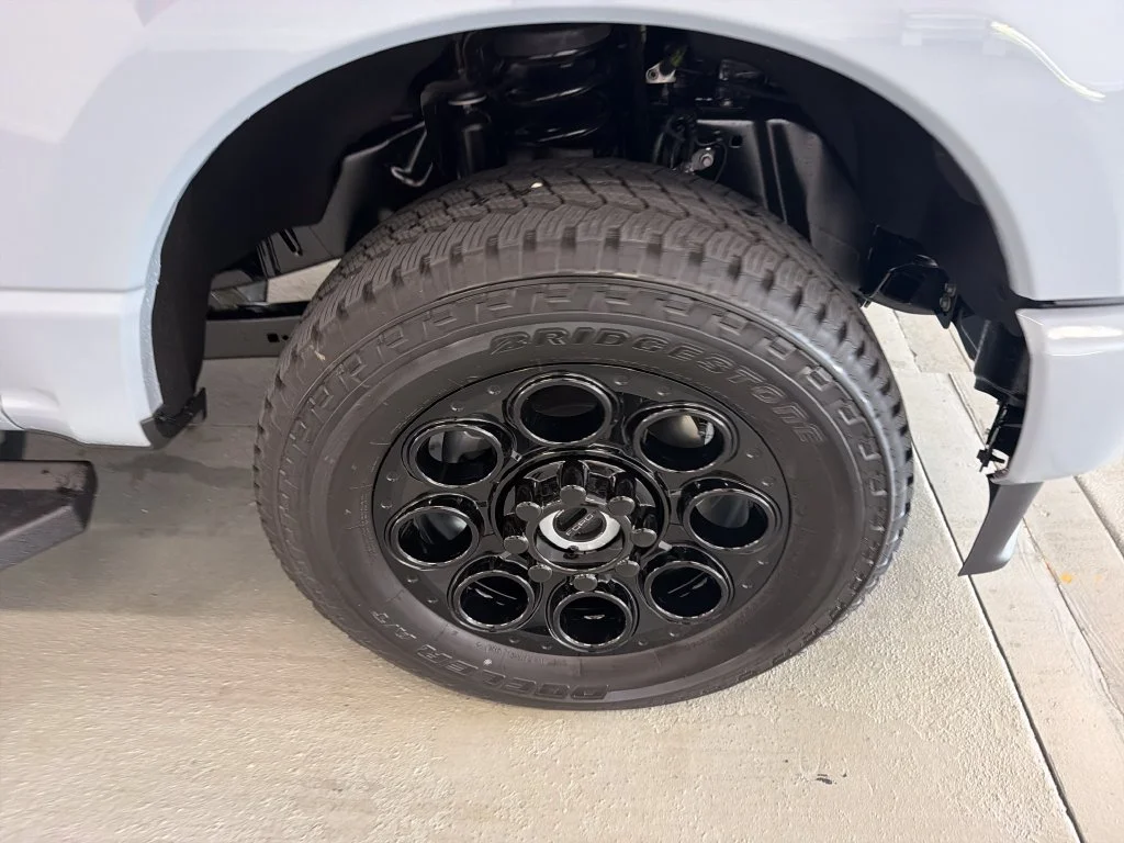 New 2027 Glacier Gray Metallic Tri-Coat Ford F-250® Lariat® image 5