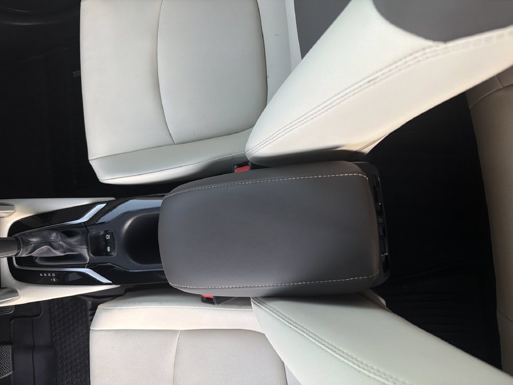 2024 Toyota Corolla Cross XLE - Photo 25
