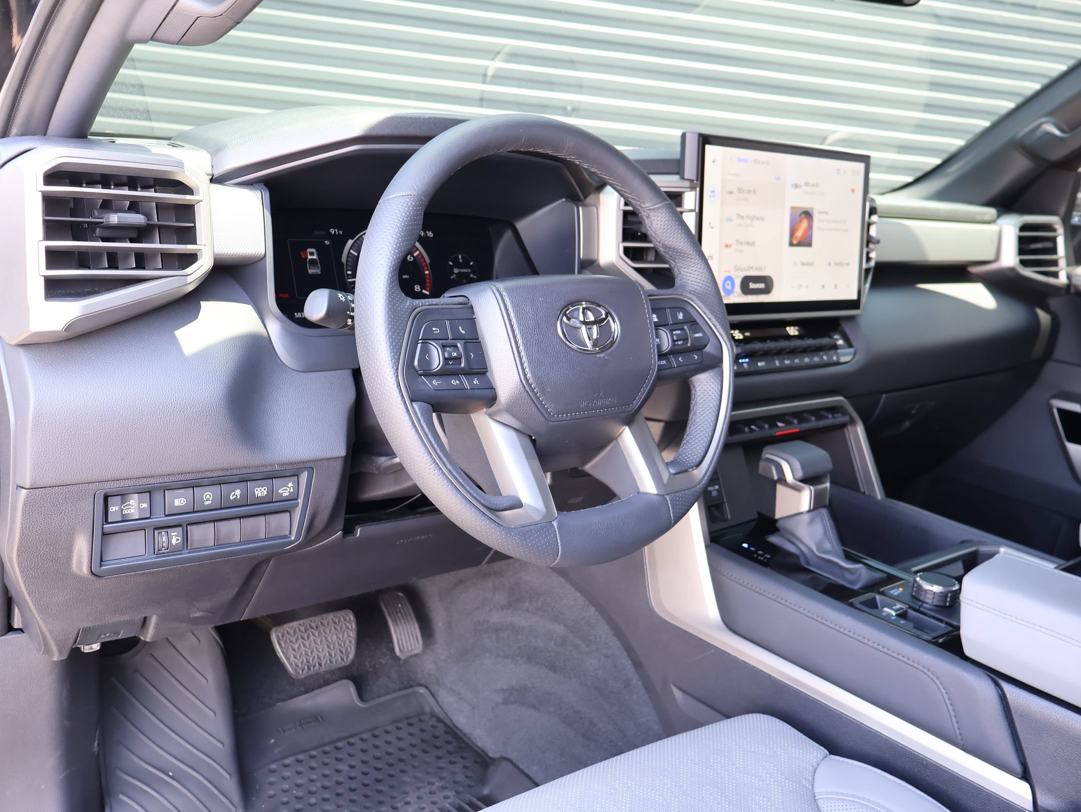 2025 Toyota Tundra Limited - Photo 12