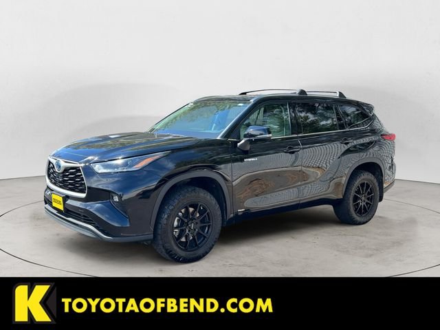 Used 2021 Black Toyota XLE image 1