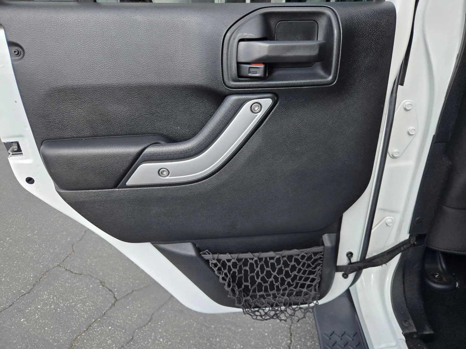 Used 2018 Bright White Clearcoat Jeep Sahara 4x4 image 20