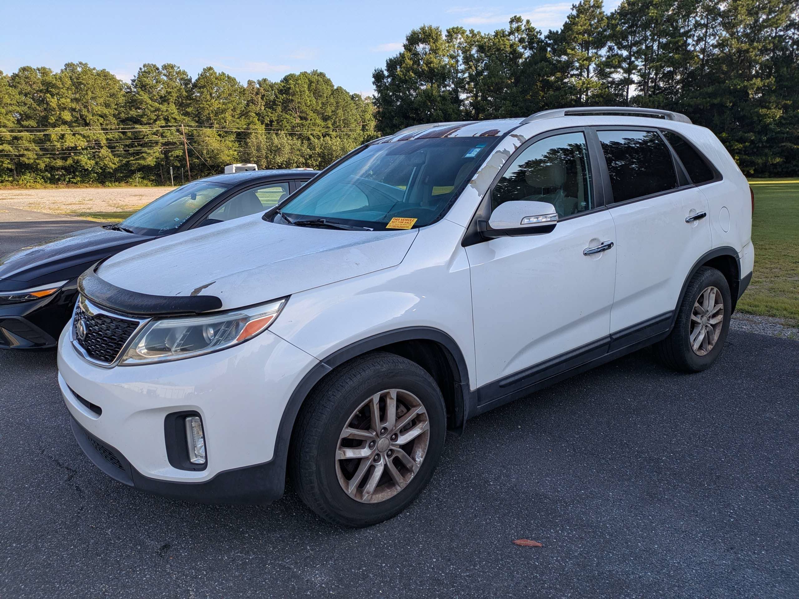 Used 2015 Snow White Pearl Kia LX image 2