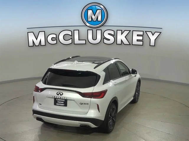 Used 2023 White INFINITI SPORT image 6