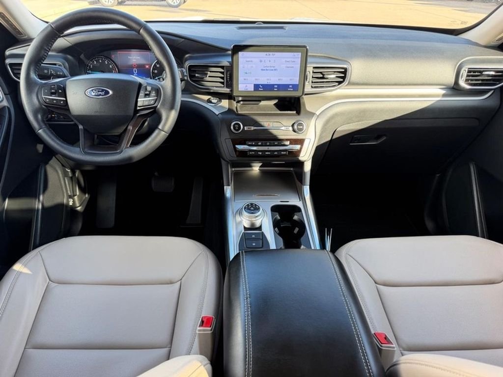 Used 2020 Star White Metallic Tri-Coat Ford XLT image 12