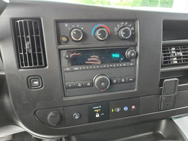 Used 2023 White GMC Work Van image 23