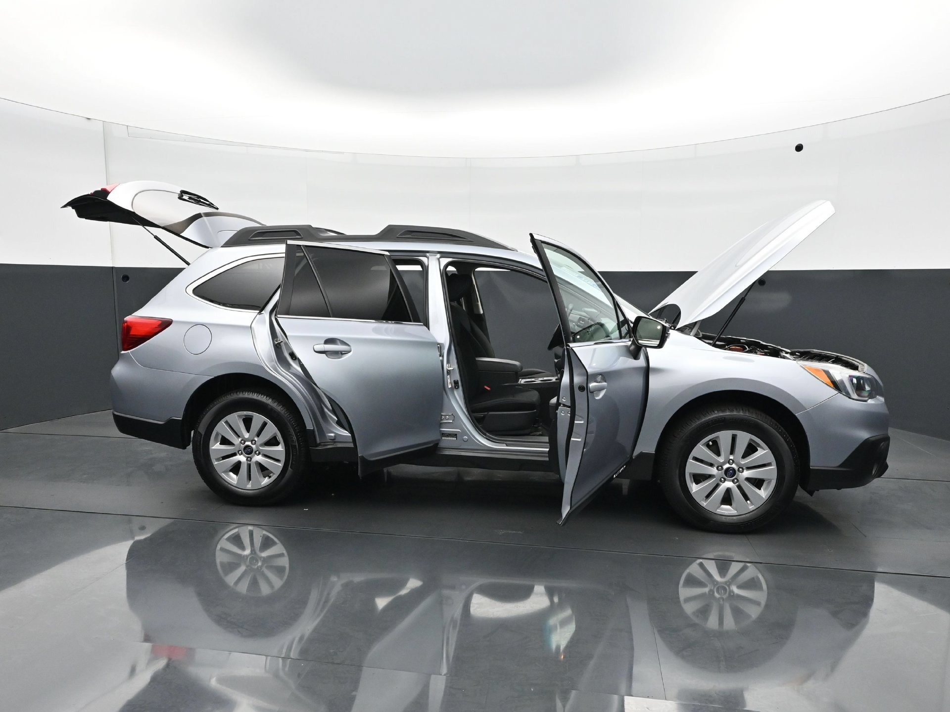 Used 2015 Ice Silver Metallic Subaru 2.5i Premium image 38