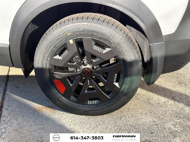 New 2027 Aspen White TriCoat / Super Black Two-tone Nissan Rock Creek® image 11