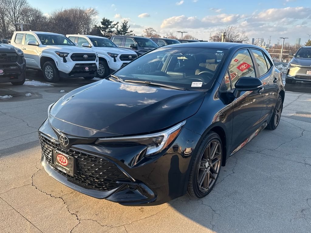 View vehicle photo 3