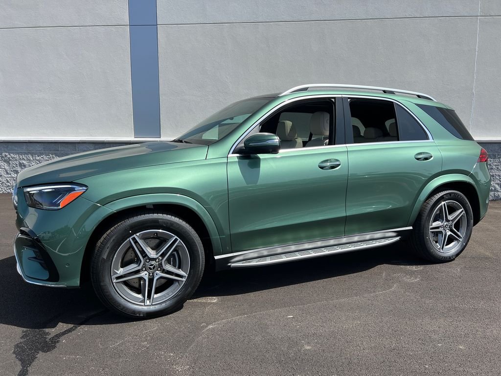 New 2026 MANUFAKTUR Ireland Mid Green Metallic Mercedes-Benz GLE 450 image 1