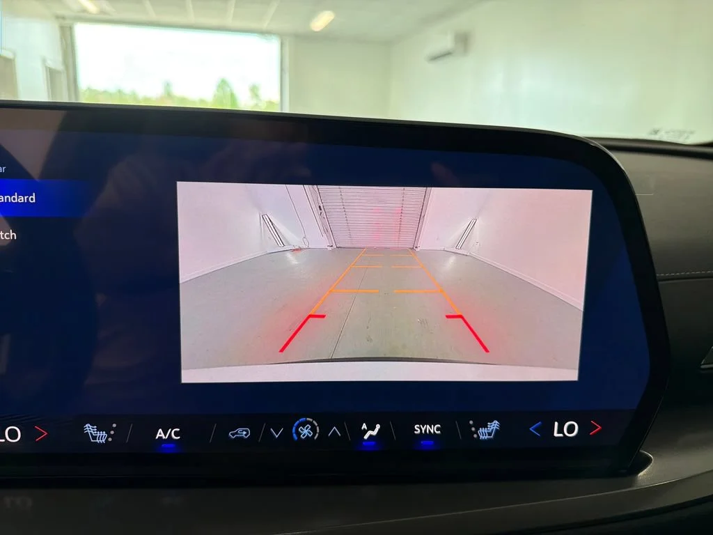 New 2027 Summit White Chevrolet LT image 19