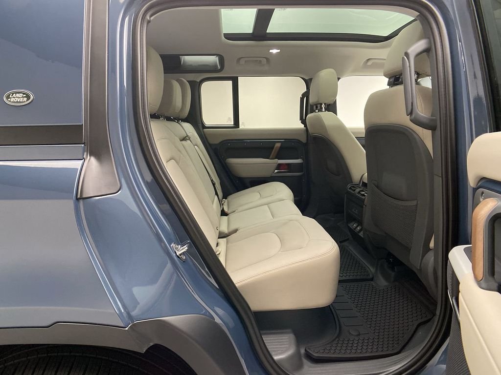 Used 2023 Tasman Blue Metallic Land Rover SE image 12