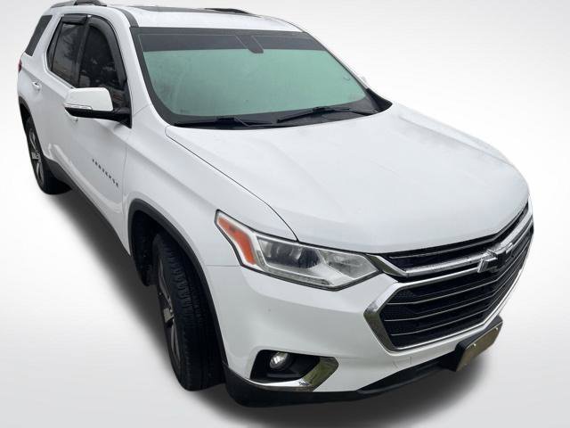 Used 2018 Summit White Chevrolet 3LT image 2