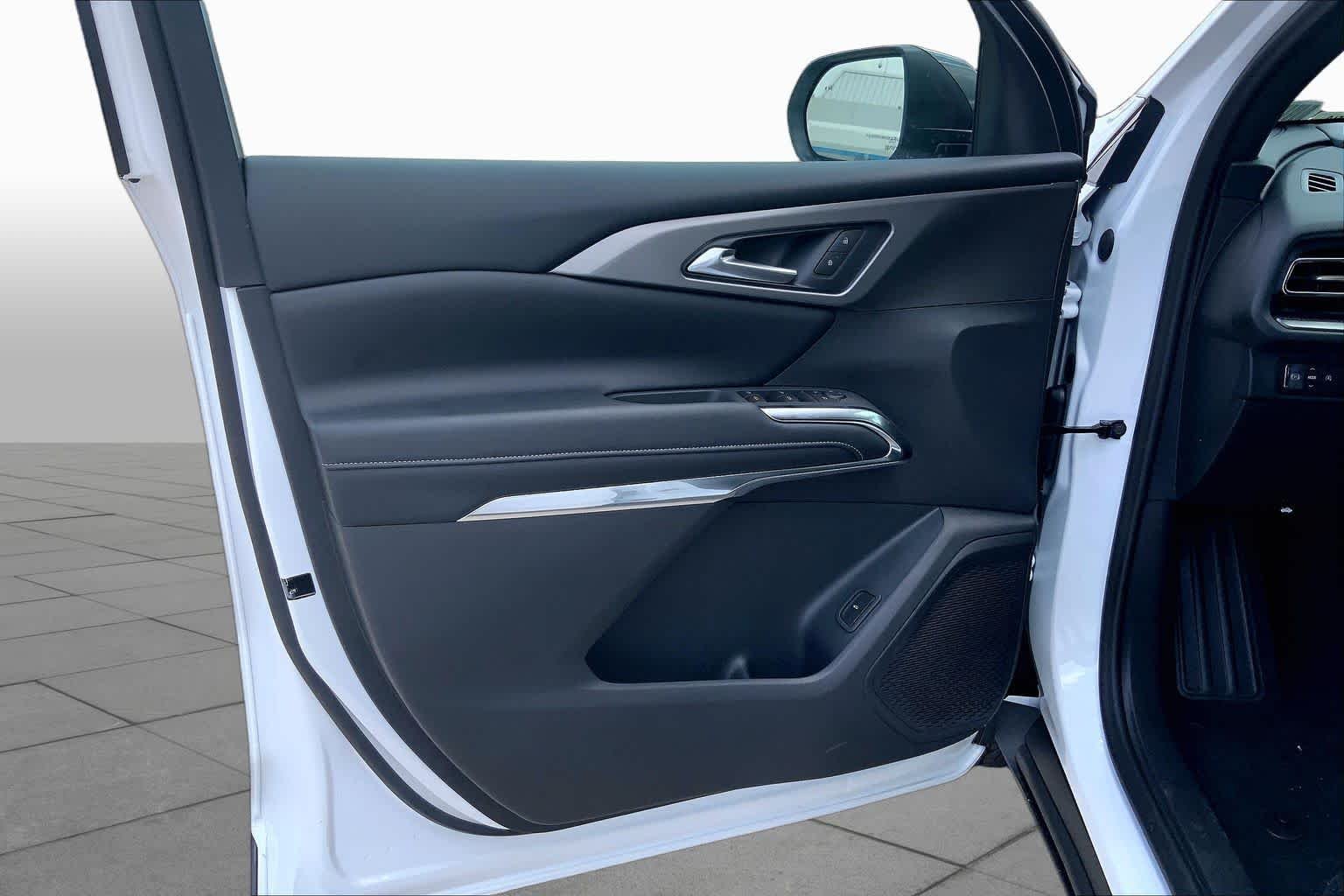 2026 Chevrolet Traverse LT - Photo 11