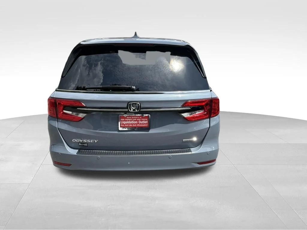 Used 2023 Silver Honda Touring image 7