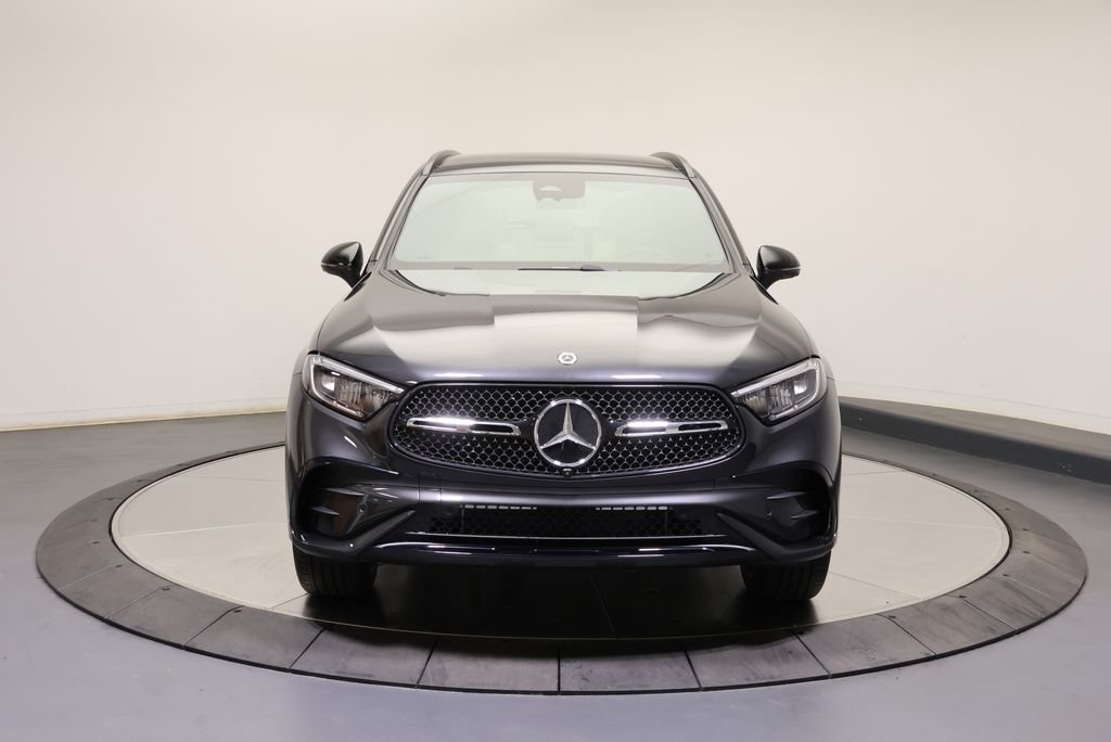 Used 2027  Mercedes-Benz GLC 300 image 2
