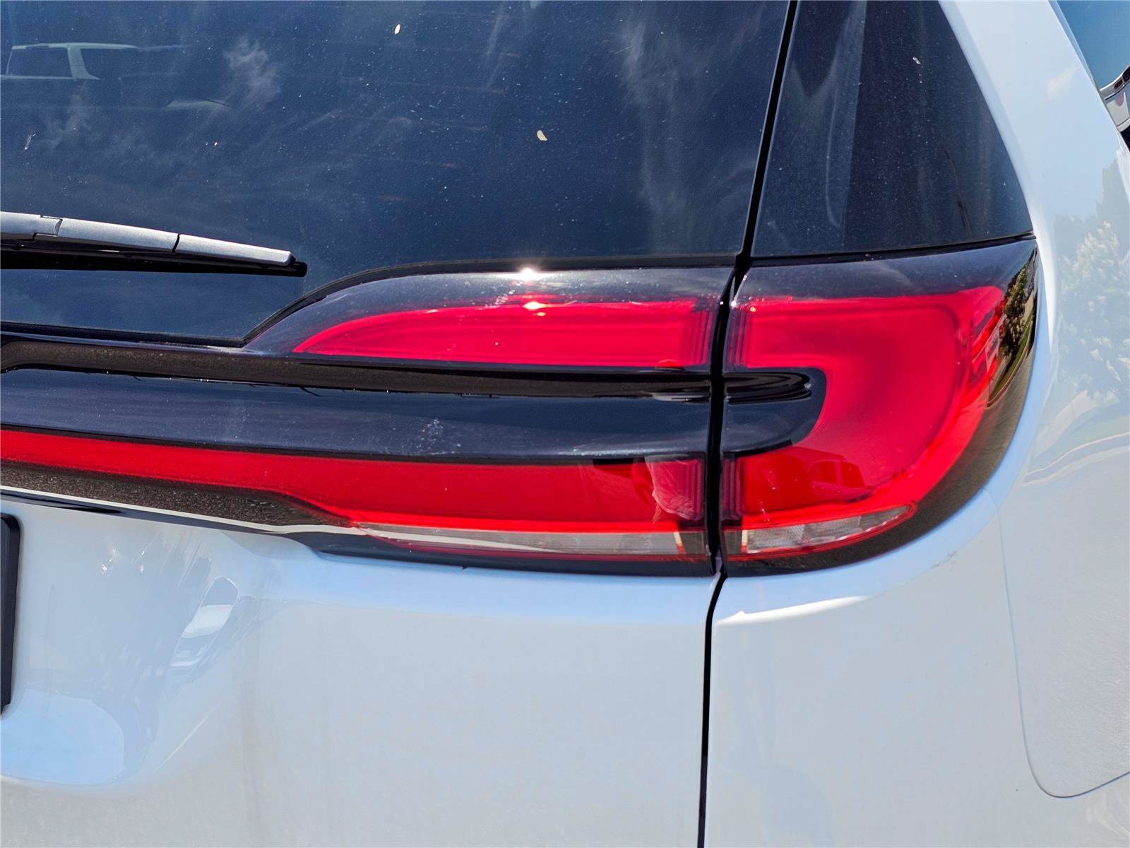 New 2026 Bright White Clearcoat Chrysler Pinnacle image 10