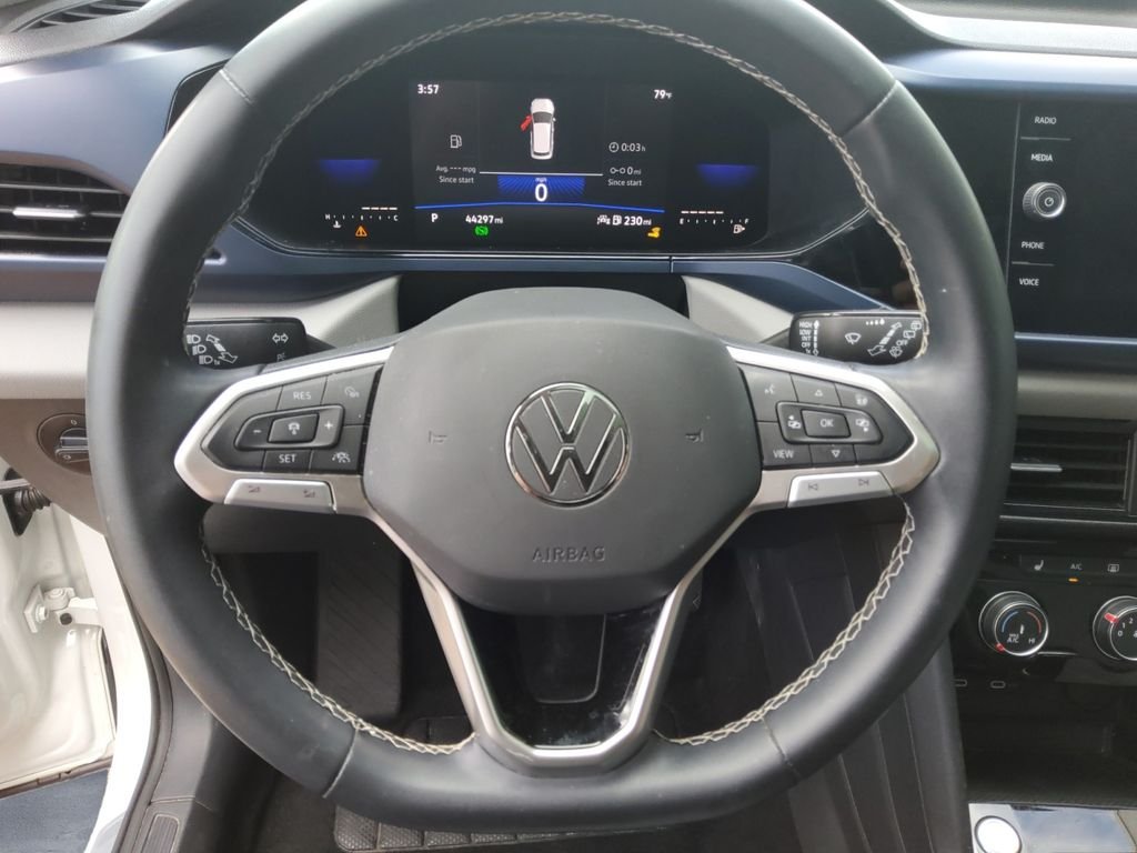 Used 2023  Volkswagen 1.5T SE image 9