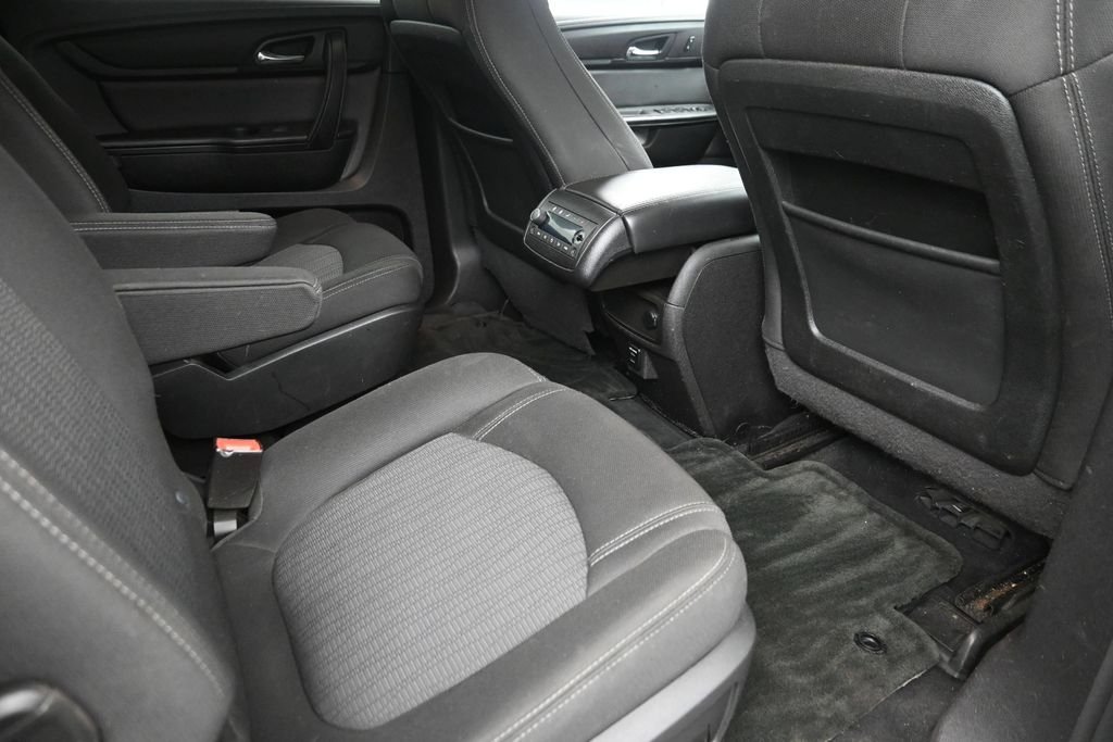 Used 2015 White Chevrolet 2LT image 10